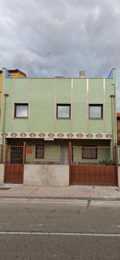 Apartamentos Turisticos Las 3 Golondrinas Peñafiel Eksteriør billede